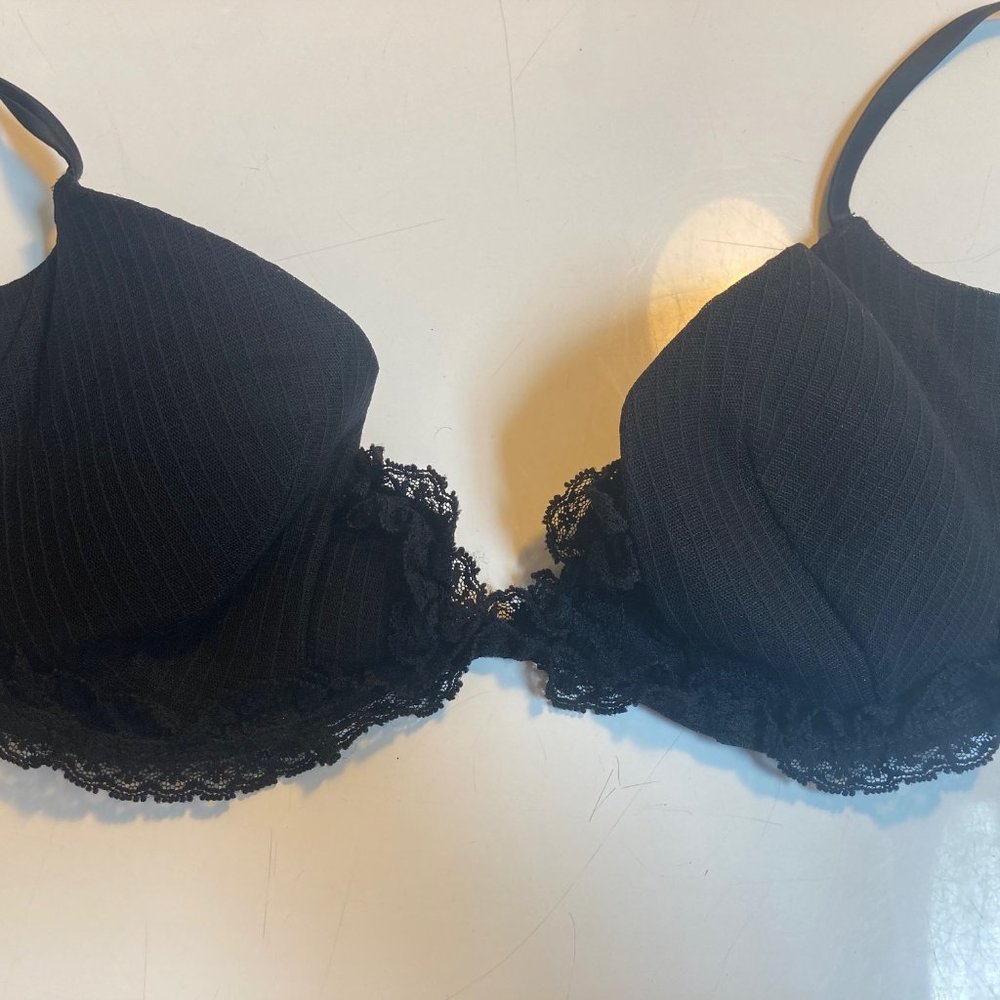 La Perla Black Label Mesh with trim Lace size 2 or 34C. Worn once.